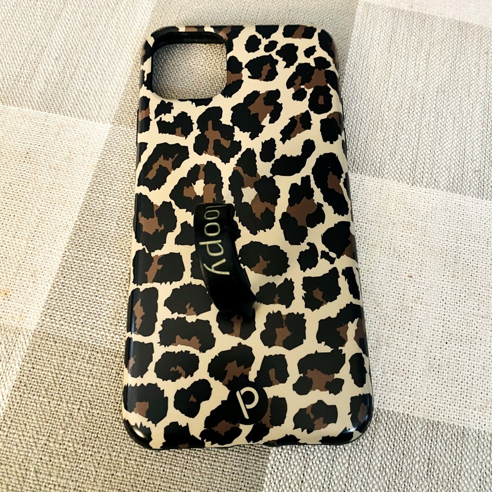 Loopy iPhone 11 Pro Max leopard phone case righty case